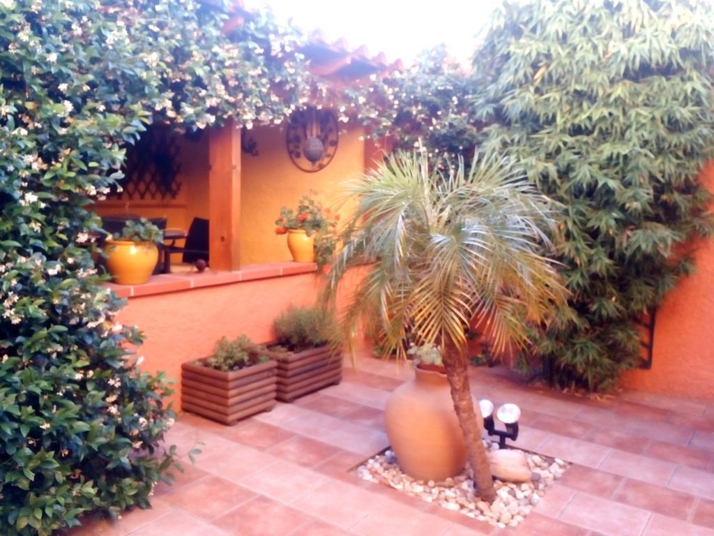 Bed and Breakfast La Gentoliere Pollestres Exterior foto