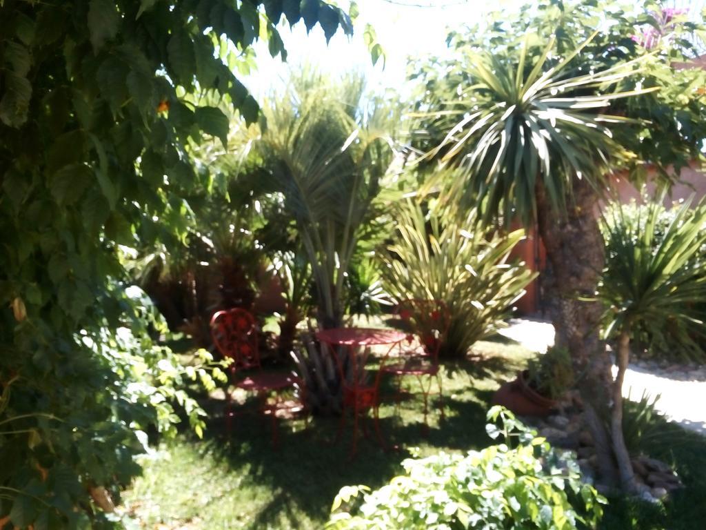Bed and Breakfast La Gentoliere Pollestres Exterior foto